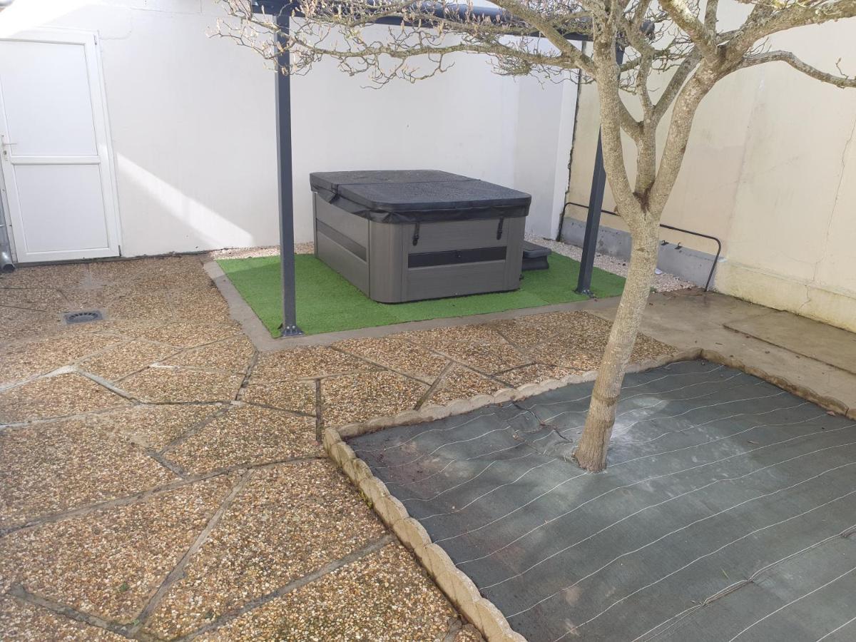 L Embrun Jacuzzi Villa Saint-Malo Luaran gambar